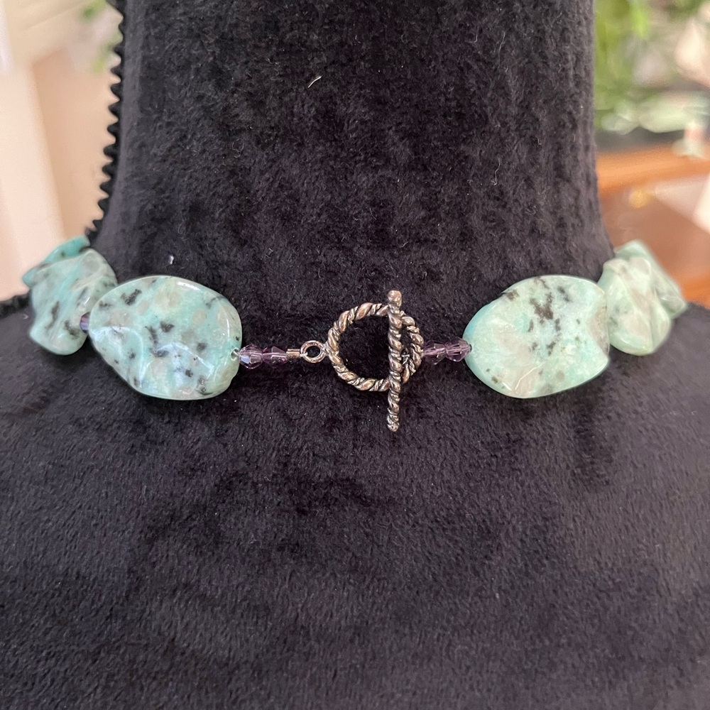 Kiwi Jasper toggle necklace - Picture 2 of 4